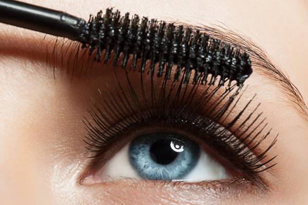 Luxuriant, obscene, impossible lashes with the right mascara