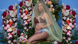 Beyoncé announces  she is pregnant with twins
