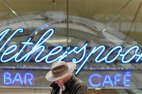 Wetherspoon abandons champagne in pre-Brexit switch