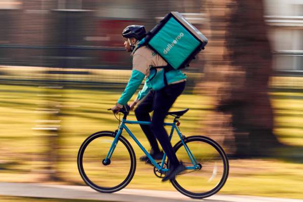 Deliveroo says new software boosts earning power for riders