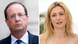 Gossip magazine sells out as Hollande’s alleged affair fascinates French public