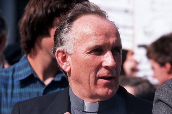 Unionists seek extradition of priest who became IRA bomb maker