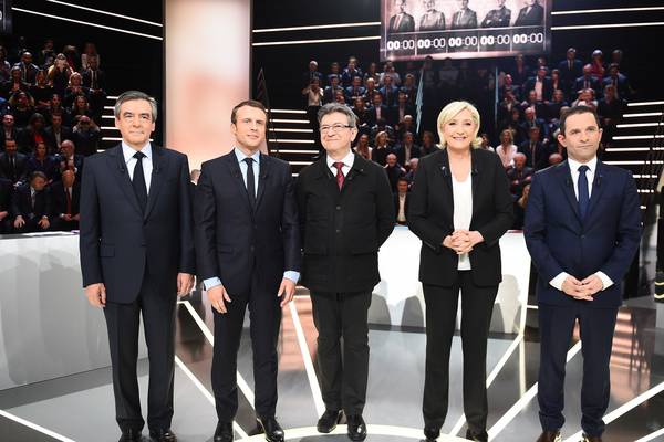 Euro advances as Macron is most convincing in French debate