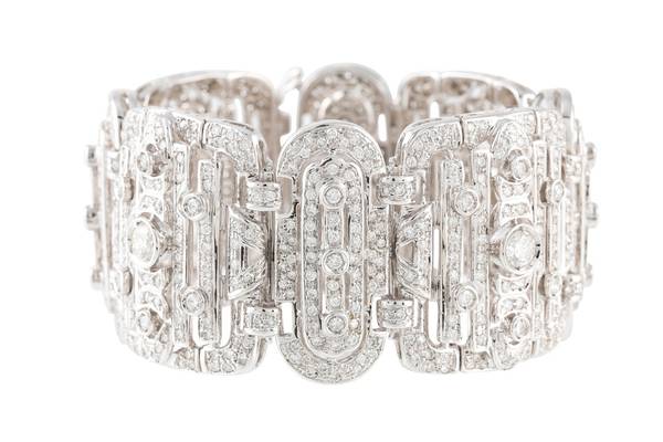 Fine selection of diamonds and collectables at upcoming auctions