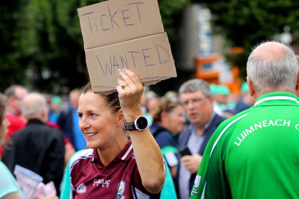 Ticket touts could face fines of €100,000 or jail under new laws