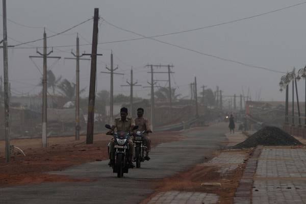India evacuating 1.2 million as cyclone menaces east coast