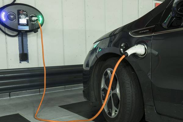 Phasing out of fossil-fuel cars could result in dirtier power stations