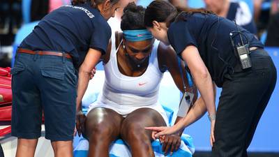 Serena Williams retires from Hopman Cup match with knee injury