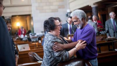 Nebraska lawmakers abolish death penalty