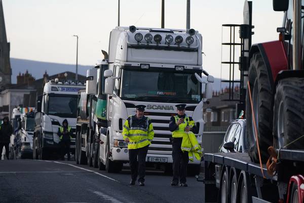 Truckers protesting in Dublin fined for obstruction