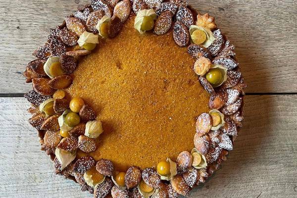 A simple pumpkin pie that is perfect for this time of year