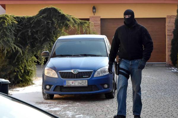 Slovak police detain Italians in hunt for journalist's killer