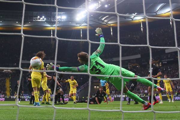 Pedro grabs vital away goal for Chelsea in Frankfurt