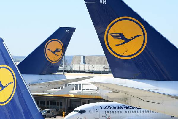Lufthansa posts record €6.7bn loss amid Covid hit to air travel