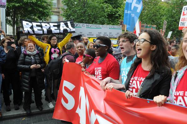 Thousands march in Dublin in support of Eighth Amendment