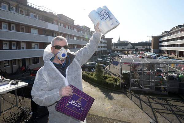 Coronavirus: Ringsend residents invent balcony bingo to keep entertained