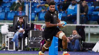 Record-breaking New Zealand comfortably see off Italy