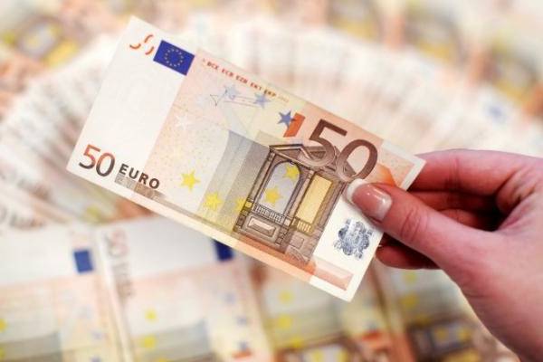 Households spent €1bn more than they saved last month