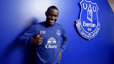 Everton complete €18m deal for striker Oumar Niasse