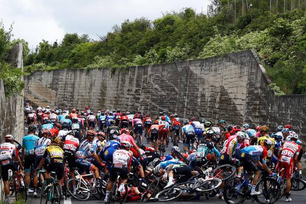 Italian riders claim stage and pink jersey on sixth stage of Giro