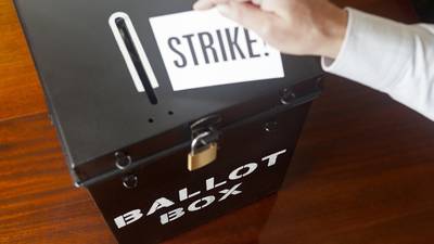 Siptu plans to ballot health staff for strike over pay restoration