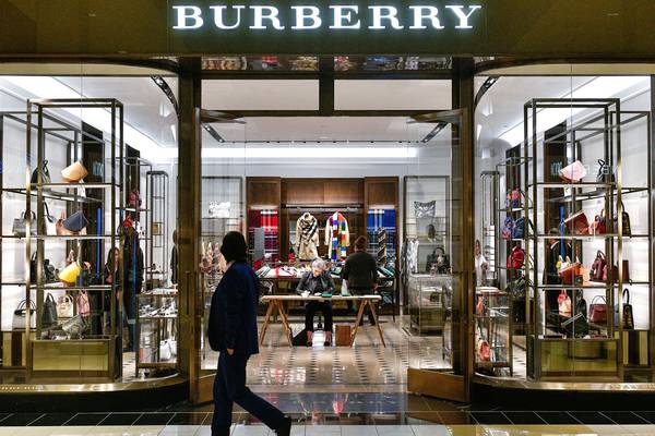 Burberry partners with Farfetch in online push