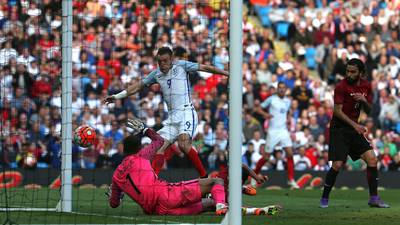 Jamie Vardy pounces to give England win over  Turkey