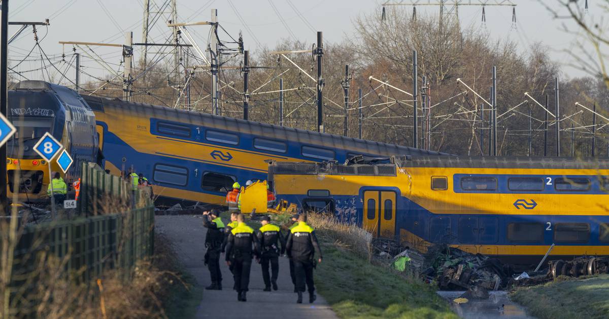 Au moins une personne a été tuée et 30 blessées après le déraillement d’un train aux Pays-Bas – The Irish Times