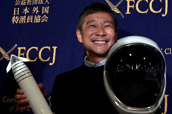 Fly me to the moon: Japanese billionaire seeks girlfriend for SpaceX voyage