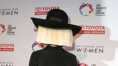 Shuffle: Sia holds on to Alive while Lil Wayne attempts a comeback