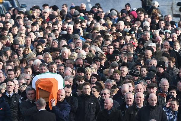 Derry mourns McGuinness as remains carried home