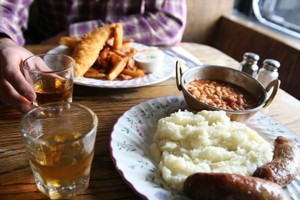 Serving ‘substantial’ meal will be required for pubs to reopen
