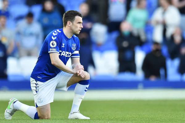 Séamus Coleman signs one-year extension with Everton