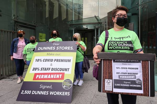 Dunnes Stores workers call for Covid-19 payment to be made permanent