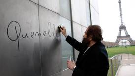Paris pursues comedian in ‘quenelle’ case
