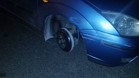 Gardaí arrest drunk driver in car with ‘no front wheels’