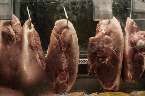 Brazilian police raid  meat plants in bribery investigation