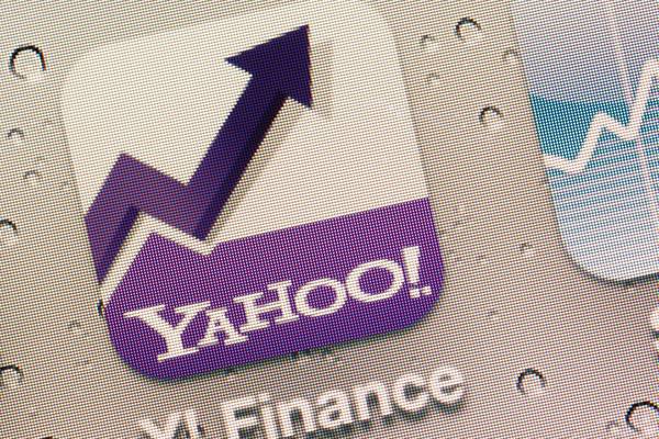 Yahoo price drops by  $350m in wake of cyber-hack