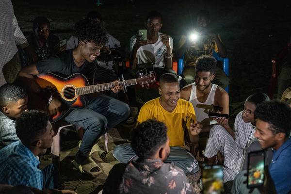 Love songs and tear gas in a tense Sudan Ramadan