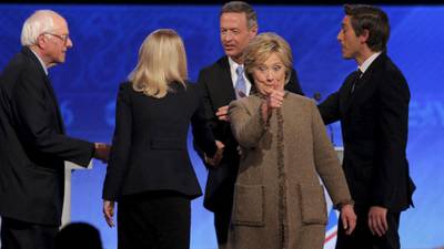 Clinton focuses on Republicans during Democratic debate