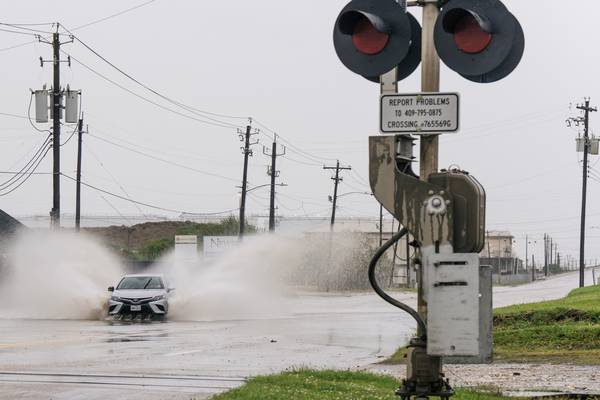 Hurricane Nicholas makes landfall along Texas coast