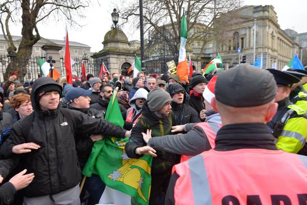 Three arrests after anti-racism, free speech protests in Dublin