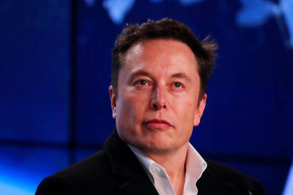 Elon Musk calls for more regulation in advanced AI research