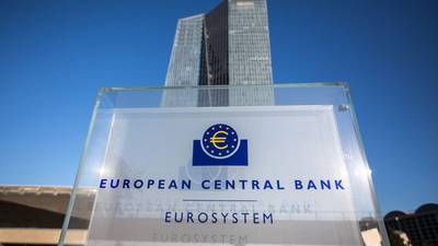 Euro zone economic growth unexpectedly slows