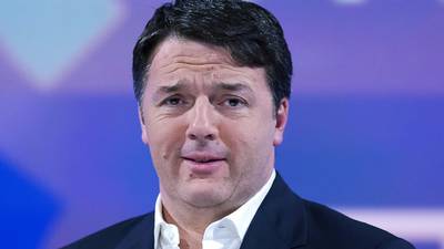 Matteo Renzi becomes embroiled in €2.7bn public contracts scandal
