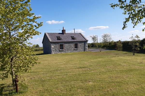 Chocolate-box Kildare cottage on an acre in need of further TLC for €195,000