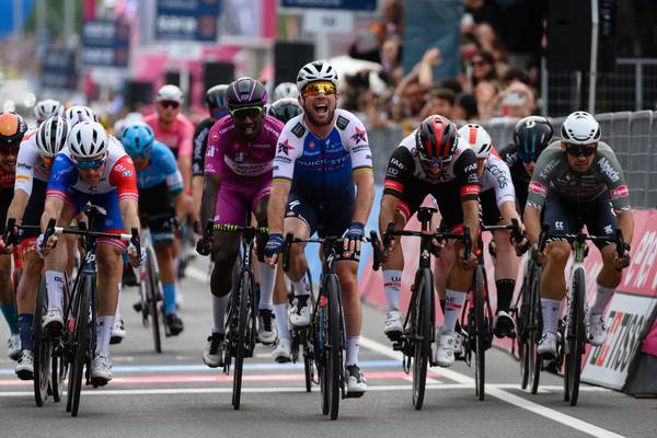 Cavendish claims stage three on his return to Giro d’Italia