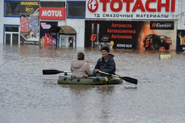 Russian city calls for mass evacuations due to rapidly rising flood waters