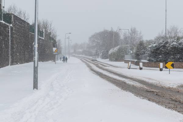 Snow and ice warning issued across country for Friday morning