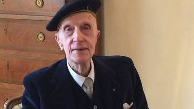 Second world war veteran Sir John Leslie dies aged 99